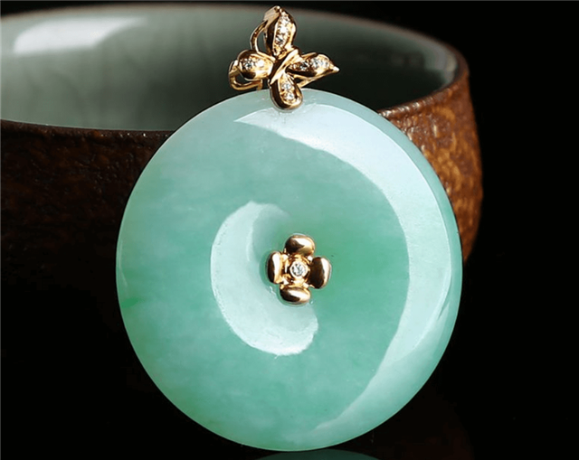 翡翠饰品琳琅满目，什么样的款式属于入门级？   第3张