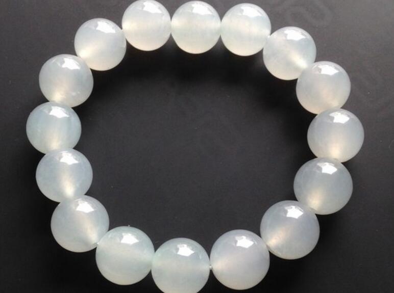 白翡翠手链价格贵不贵？如何鉴别翡翠手链的好坏？   第2张