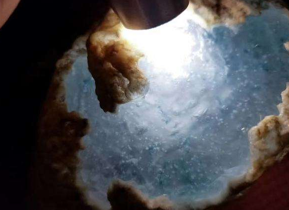 翡翠原石PK中玻璃种竟然输给冰种？看看究竟是怎么回事？   第1张