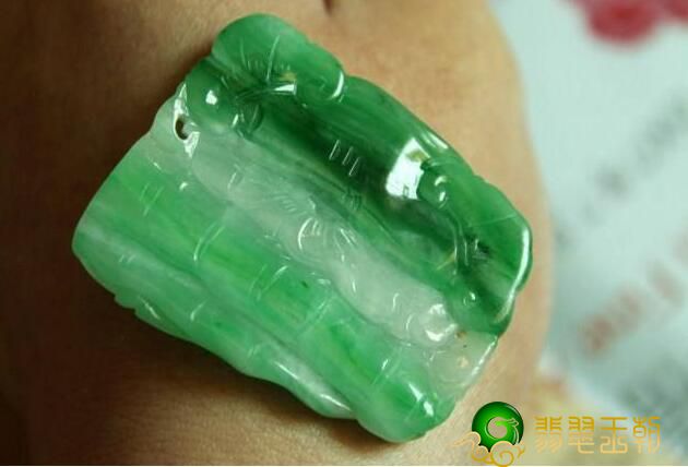 不同寻常的翠丝种翡翠翡翠原石 掌握及其产生的意外惊喜   第2张