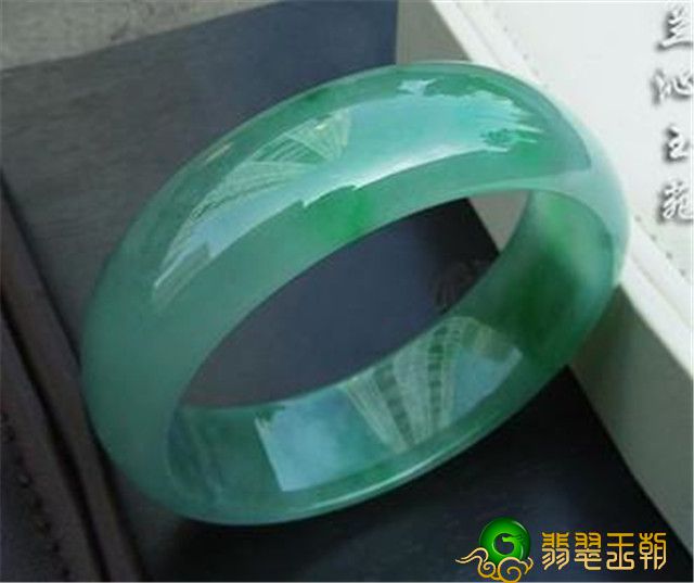 芙蓉种翡翠价格高吗？总结一下它的特点！   第3张