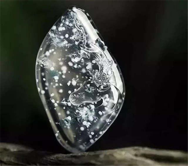 选购翡翠时要不要选择有棉的？答案和它的品质息息相关！   第3张