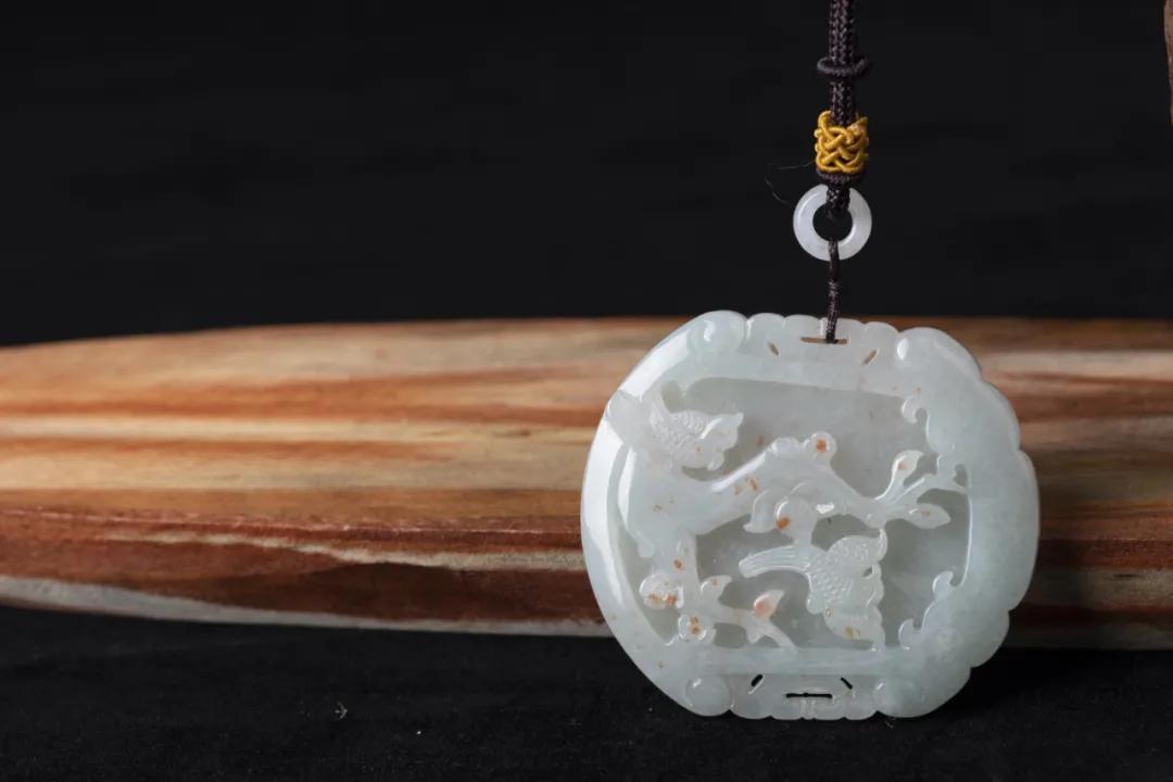 
                教您摸清这3个规律，看翡翠雕件就能心里有数了
   第1张