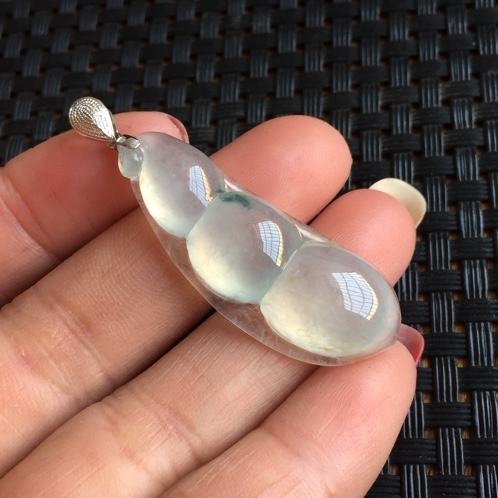 冰种翡翠和冰糯种翡翠有什么不同？我们一起来认真观察！   第2张