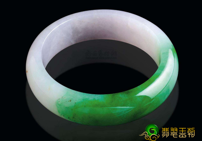 翡翠究竟能不能放到电冰箱里维护保养？翡翠的恰当维护保养方式   第2张