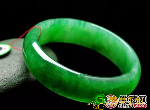 翡翠和玉的差别有什么 你确实分辨了没有   第2张