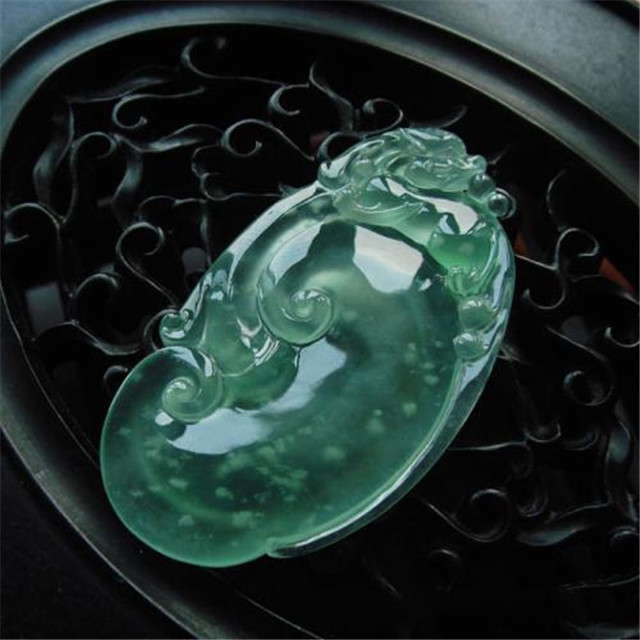 为何棉多的木那翡翠价格高昂？带你领略它的魅力！   第1张