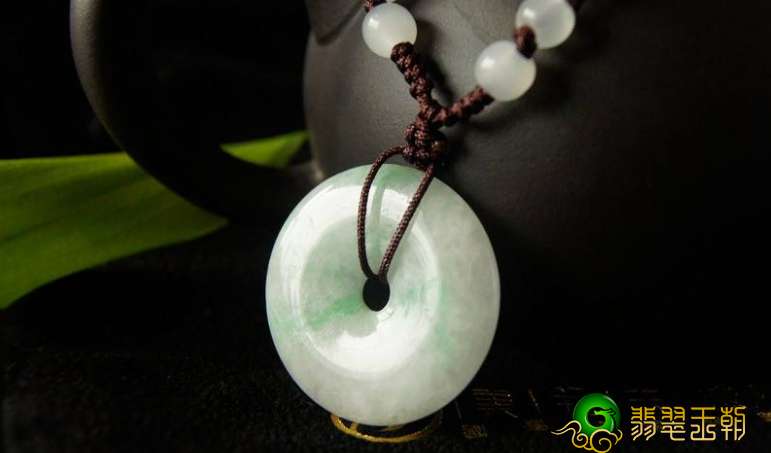 翡翠蹭热点的最高级别方式？戏说翡翠在历史上的第一次处于被动蹭热点   第2张