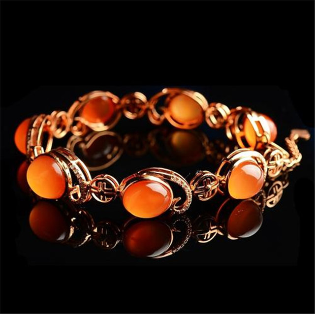 鸡冠红翡翠价格高吗?讲一讲影响它价格的因素! 第1张