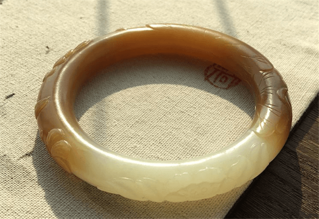 关于糖白玉，和田玉且末料和俄料哪个好？答案是……   第3张