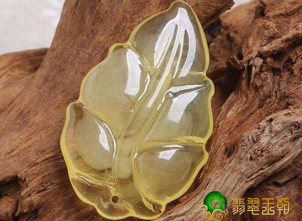 翡翠玉石雕刻树叶的寓意是什么？天然水晶雕刻成树叶有什么含义寓意？   第3张
