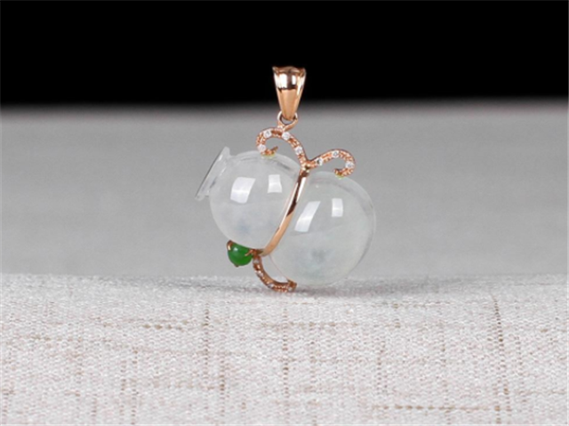 翡翠带如意好还是葫芦？其实个人的喜好很重要！   第3张