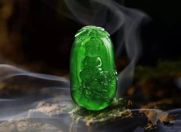 
                颠覆传统！他雕的翡翠佛卖出 1200万
   第4张