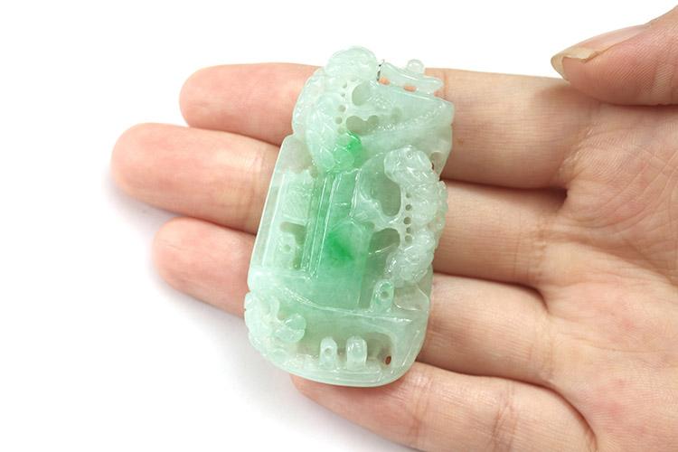 糯种翡翠飘蓝花值钱吗？如何查看糯种翡翠的收藏价值？   第3张