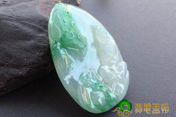 翡翠莲花寓意高雅与纯洁，难怪人们对此情有独钟   第4张