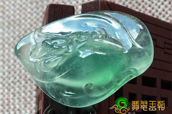 翡翠莲花寓意优雅与纯真，怪不得大家对于此事十分偏爱   第1张