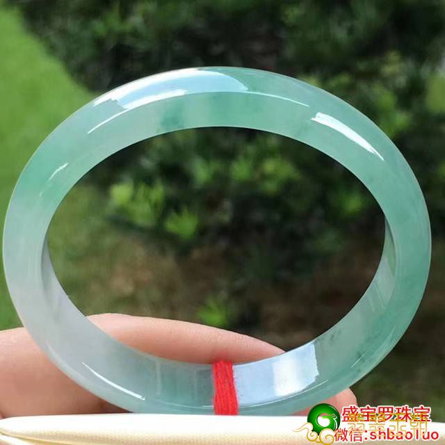 翡翠玉镯子要多少钱，翡翠玉镯价格存有什么差别   第2张