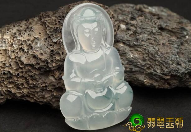听闻绝品翡翠观世音能够被保险人安全?是的,翡翠的确不但有装饰设计功效 第2张