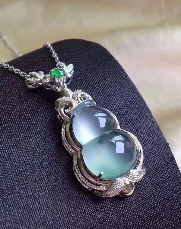 
                不是所有翡翠都适合镶嵌，第三种镶了你肯定后悔！
   第3张