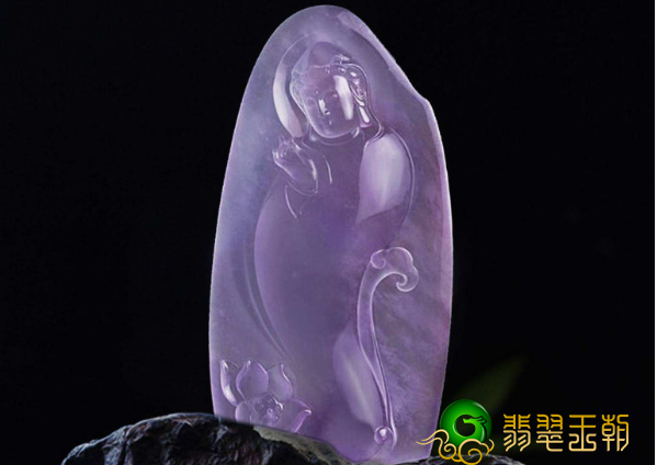 翡翠的色调并不单是仅有翠绿色哦,它也有许多 种色的。 第4张