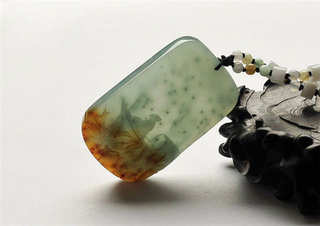 三色翡翠值钱吗？原来它和三彩翡翠的区别这么大！(图文)   第2张