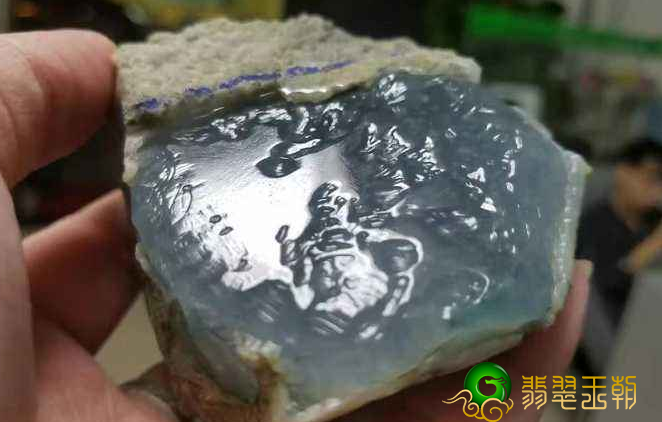 冰种翡翠翡翠原石和玻璃种翡翠翡翠原石的差别,有哪些不一样   第4张