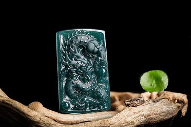 翡翠牌子价值高吗？带你领略翡翠牌子的魅力！(图文)   第1张