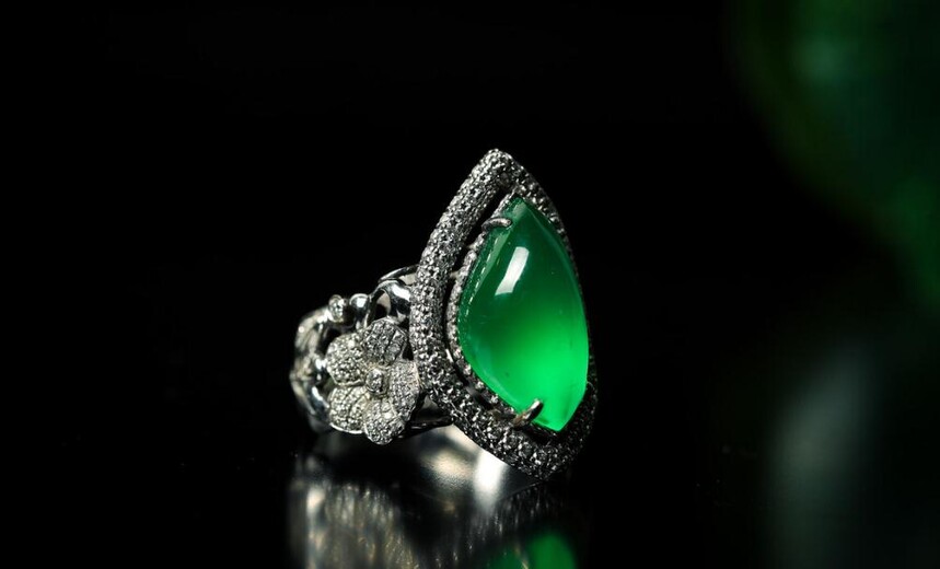 
                翡翠饰品怎么选购？3种常见的饰品挑选技巧，赶紧收藏
   第1张