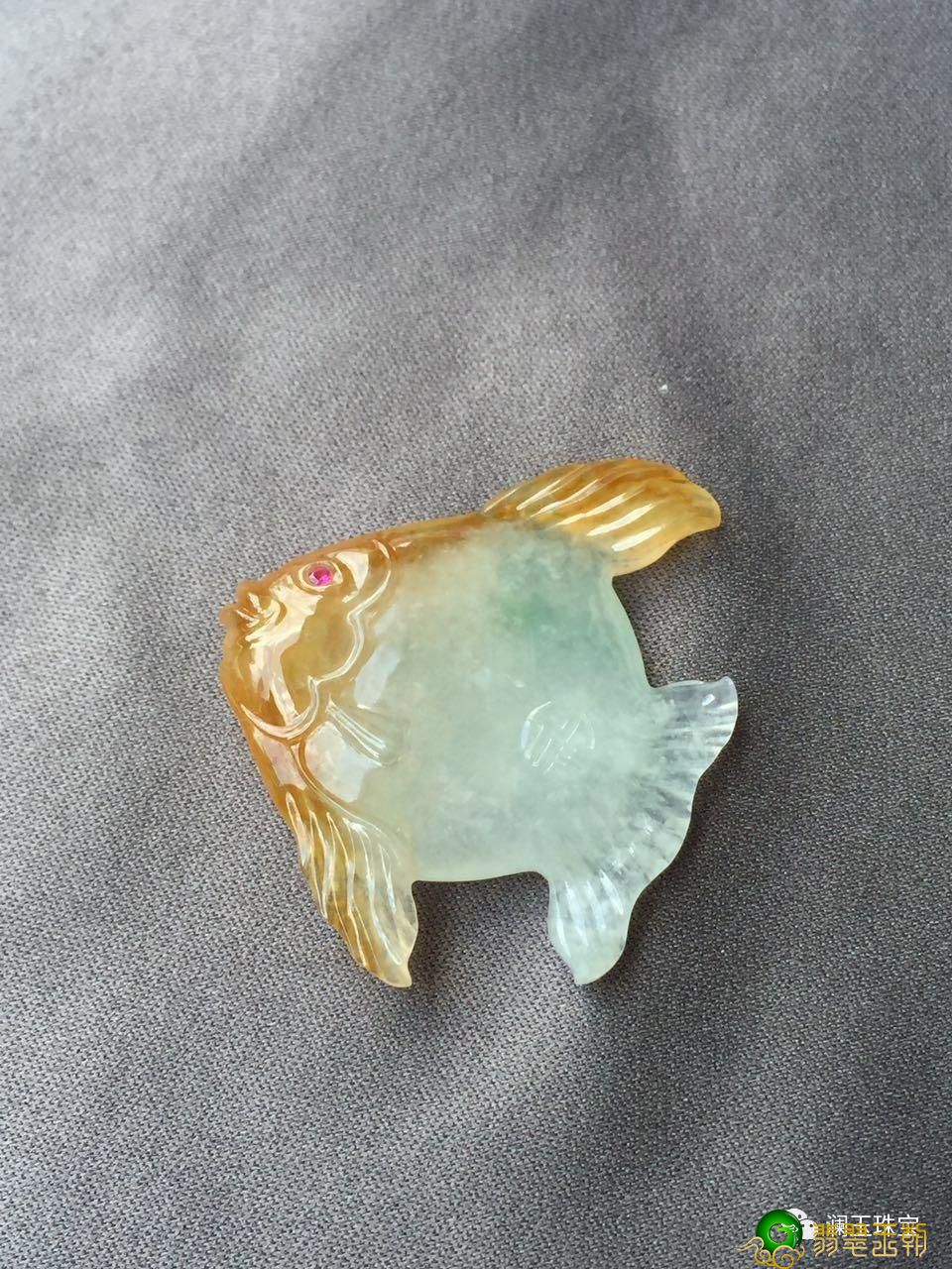 佩戴翡翠鱼吊坠寓意新年红红火火   第1张