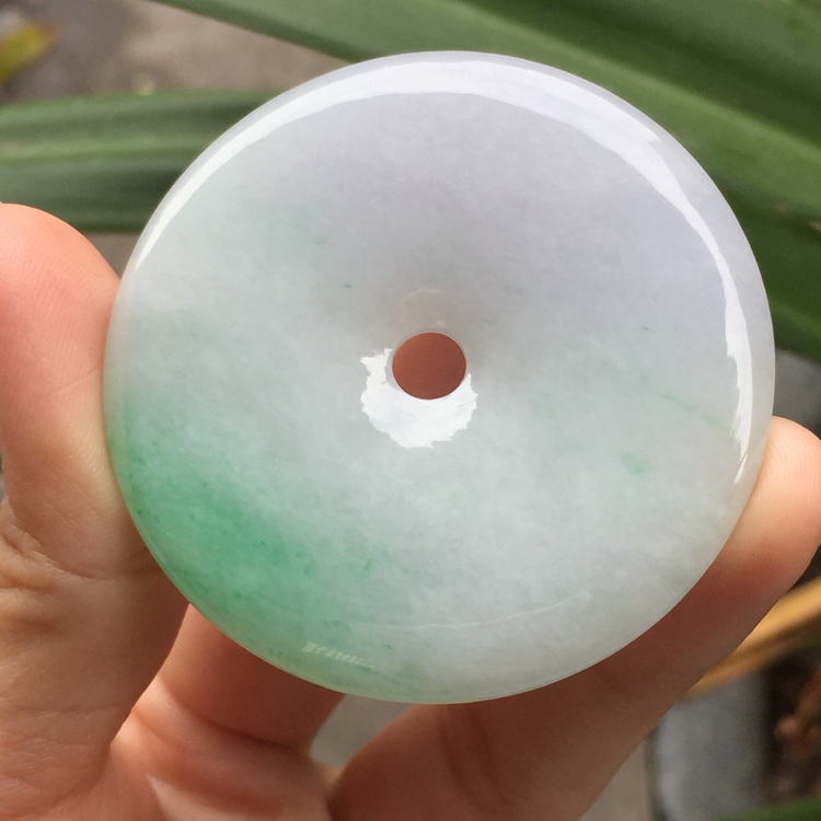 越南翡翠为何划算？越南翡翠如何选择比较好   第1张