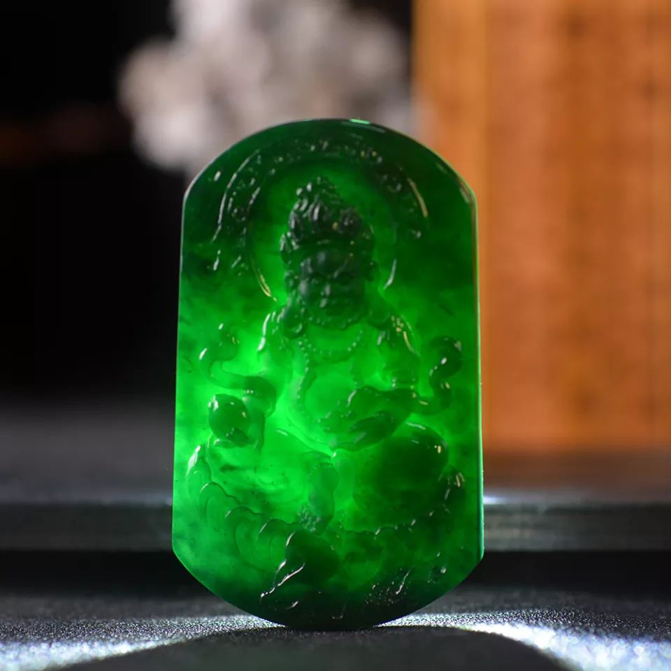 黑色的翡翠，墨翠值钱吗？   第3张