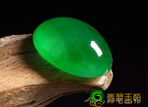 翡翠装饰品维护保养规律 避讳厨房油烟 