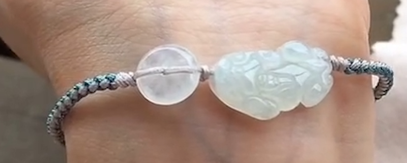 貔貅适合戴在哪只手上?貔貅戴在那个手上合适   第2张