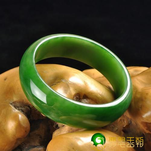 翡翠与碧玉这两者之间有什么区别 