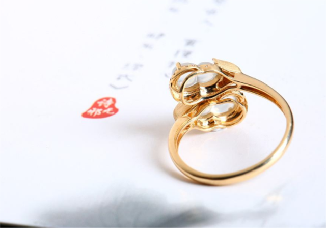 翡翠戒指可以戴着洗菜吗？我们需要注意什么？(图文)   第2张