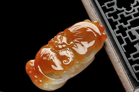 翡翠红翡是天然翡翠吗？除了学会挑选还要懂得鉴别真假 