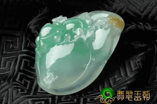 翡翠手雕件竹子有什么寓意翡翠竹子的寓意 翡翠手雕件竹子如何去佩戴？   第1张