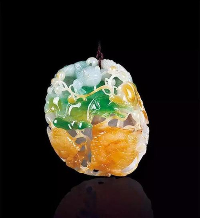 黄加绿翡翠手镯价格是多少？扒一扒翡翠如何鉴别真假！   第3张