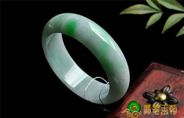 翡翠的色调有一百零八种?了解这四种就可以了! 第2张