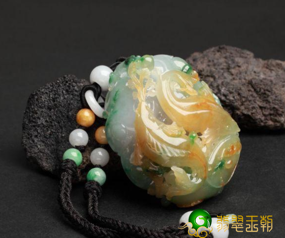 翡翠的色调有哪些 哪种色合适配戴   第2张