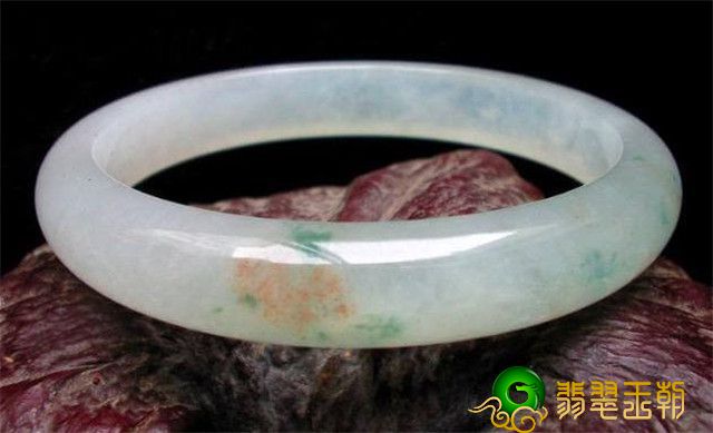 翡翠镯子的购买方法，你掌握是多少！   第4张
