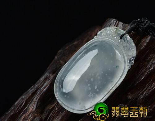 翡翠冰种翡翠的此外一种反映,翡翠冰种翡翠的价钱 第3张