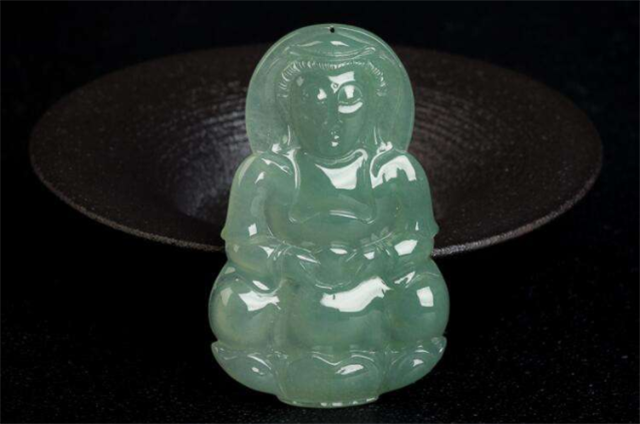 油青玉颜色深点好还是浅点好？原来和它的档次有关！(图文)   第2张