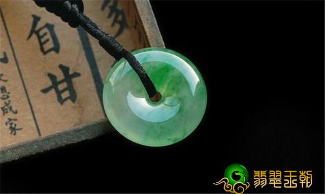 金丝种翡翠价格高吗？本文为你答疑解惑！   第1张