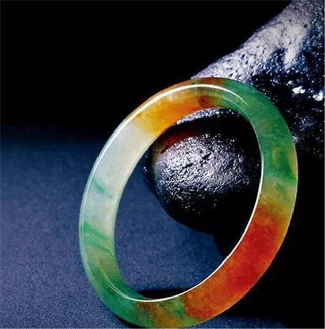 影响翡翠价格的原因是什么？讲一讲买玉要注意哪些事项！   第1张