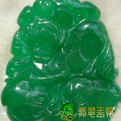 精致的翡翠玉猴 喻意结爰随身携带维护让人健康平安   第3张