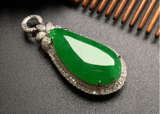 翡翠福瓜的寓意除了福气还有哪些?怎么判断翡翠福瓜的价格? 第1张