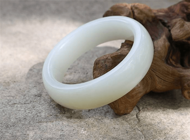 什么是和田玉且末料？它可是山料之中的佼佼者！   第2张