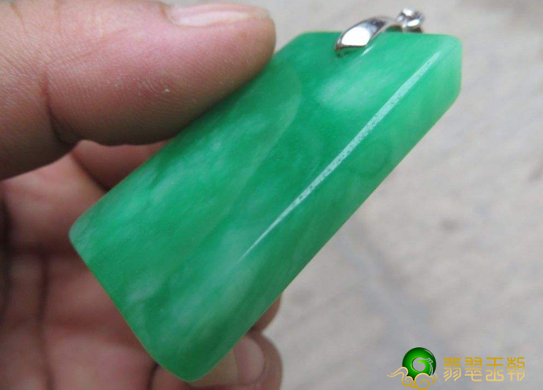 木那料翡翠的价钱，不清楚的听一听内行人们怎么说   第2张