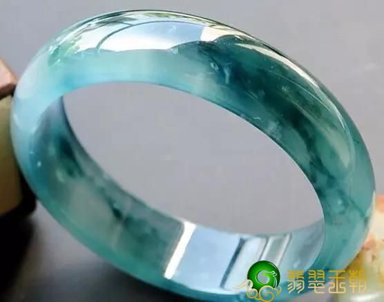 翡翠手镯的由来和寓意你懂吗？   第2张